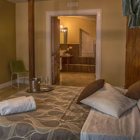 בית הארחה Chiaia 205 By Dimorra 4*