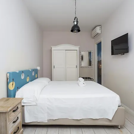 Casa de hóspedes Chiaia 205 By Dimorra 4*